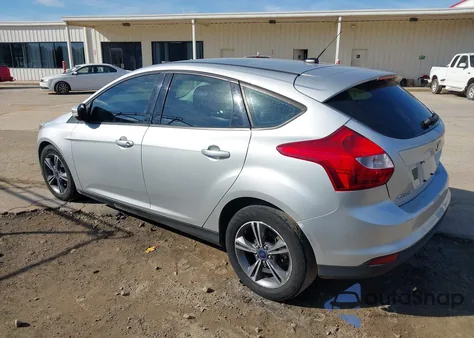 2014 Ford Focus Se z USA, uszkodzony, nr VIN 1FADP3K28EL320482